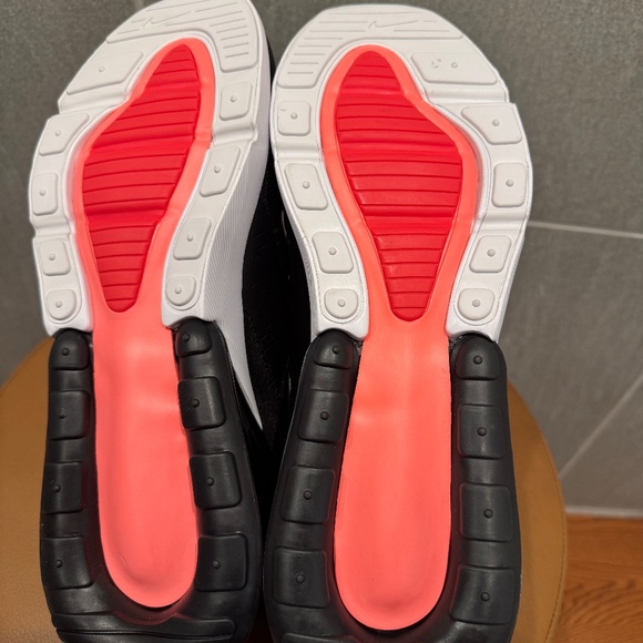 Men’s Nike Air Max 270 - Picture 3 of 4